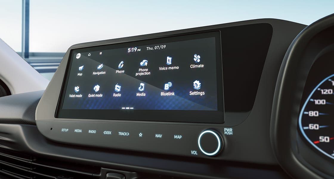 Hyundai i20 Car Convenience: Smart. Connected.