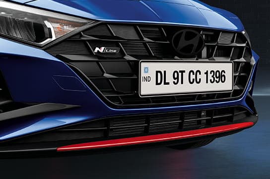 Sporty black radiator grille